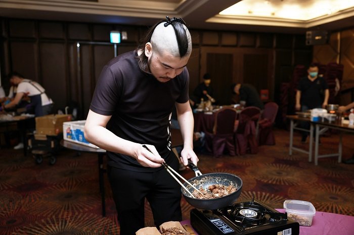 參賽店家準備下酒菜競賽料理。 （圖片提供：聯合新聞網）