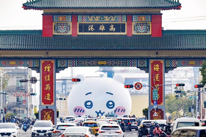 吉伊卡哇與小八貓、兔兔駐點高雄兩週，吸引超過450萬人潮探訪。（圖片提供：高雄市政府）